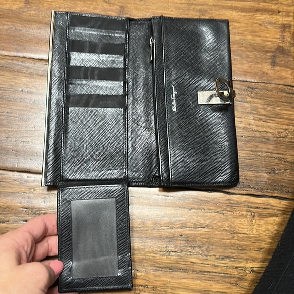 Ferragamo Wallet - Picture 4 of 4